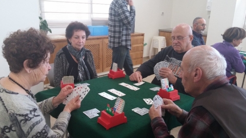מבוגרים משחקים.jpg